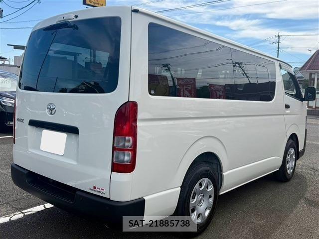 Toyota HIACE VAN 2026-07 8317701-2