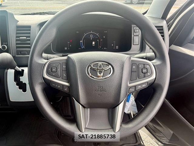Toyota HIACE VAN 2026-07 8317701-3
