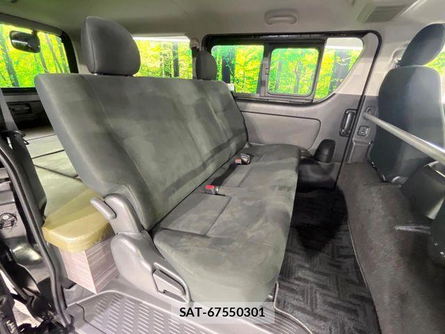 Toyota HIACE VAN 2019-11 8317710-9