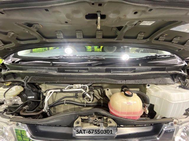 Toyota HIACE VAN 2019-11 8317710-17