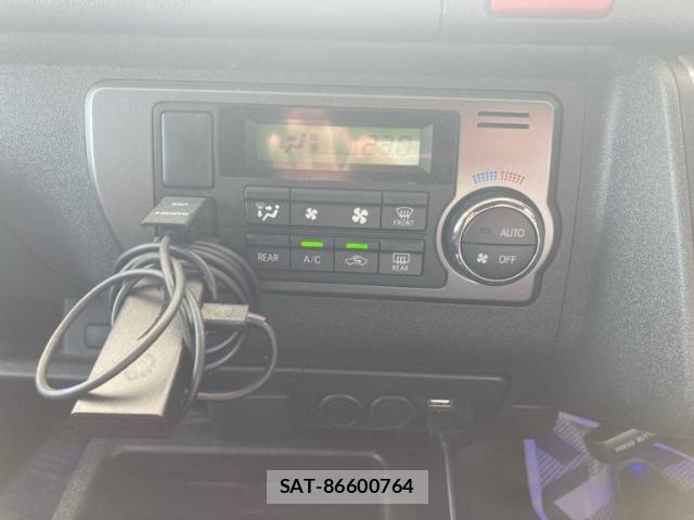 Toyota HIACE VAN 2018-11 8317705-15