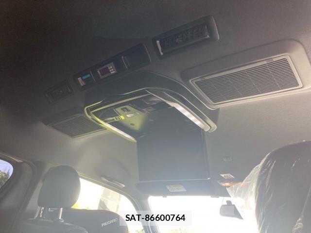 Toyota HIACE VAN 2018-11 8317705-6