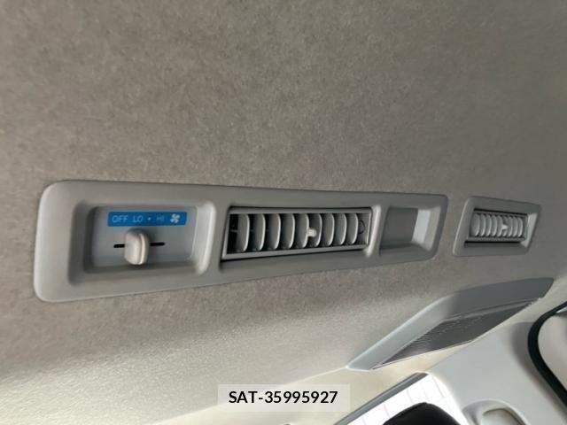 Toyota HIACE VAN 2014-11 8317713-15