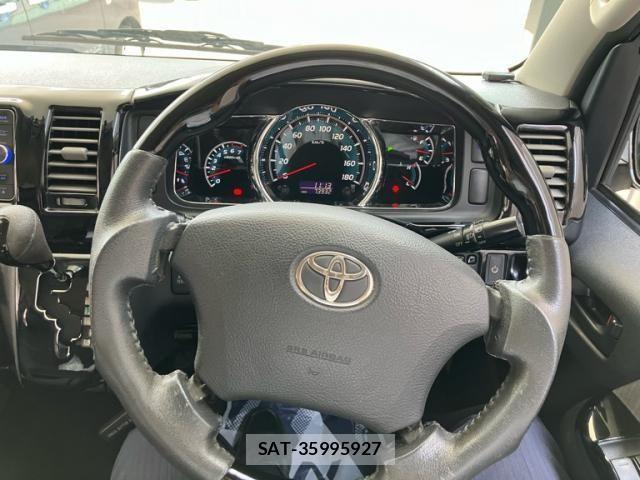 Toyota HIACE VAN 2014-11 8317713-16