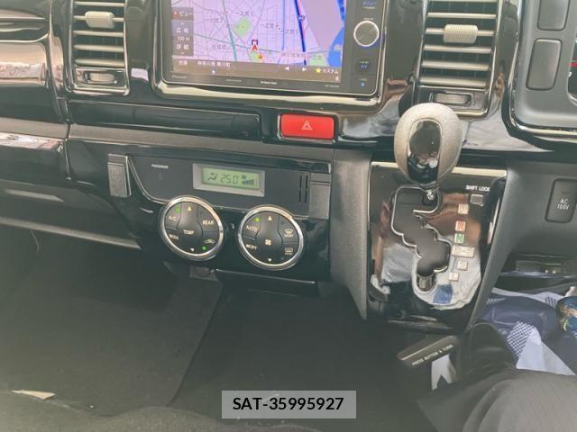 Toyota HIACE VAN 2014-11 8317713-18