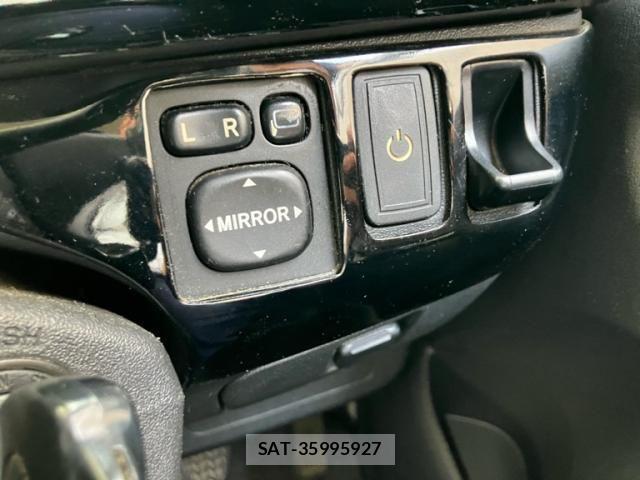 Toyota HIACE VAN 2014-11 8317713-19