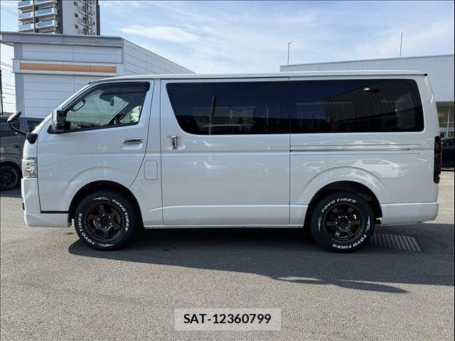 Toyota HIACE VAN 2022-06 8317699-13