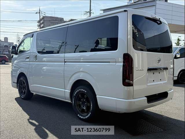 Toyota HIACE VAN 2022-06 8317699-15