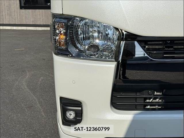 Toyota HIACE VAN 2022-06 8317699-4