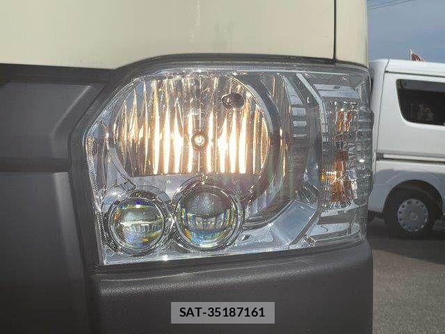Toyota HIACE VAN 2022-08 8317709-11