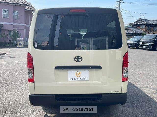 Toyota HIACE VAN 2022-08 8317709-17
