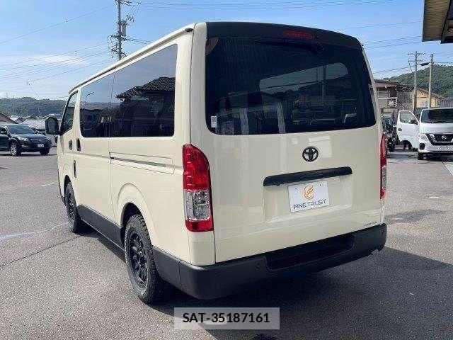 Toyota HIACE VAN 2022-08 8317709-18