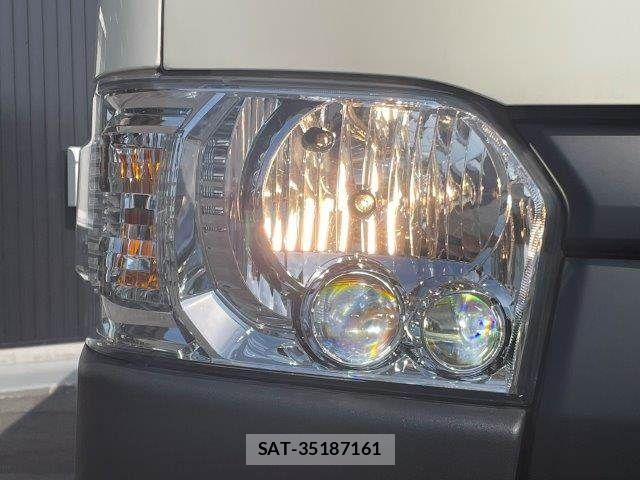 Toyota HIACE VAN 2022-08 8317709-27