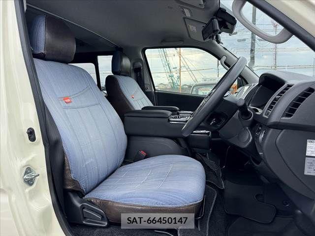 Toyota HIACE VAN 2023-09 8317698-15