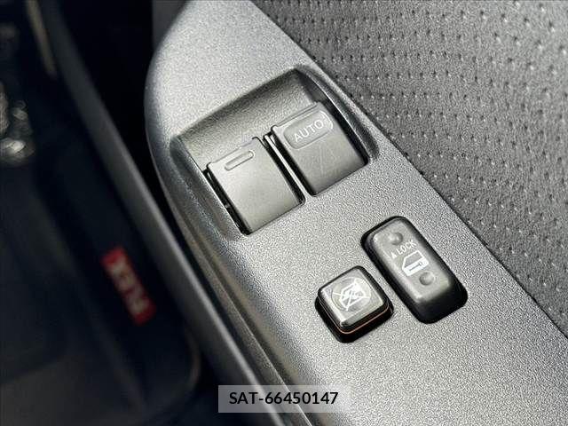 Toyota HIACE VAN 2023-09 8317698-24