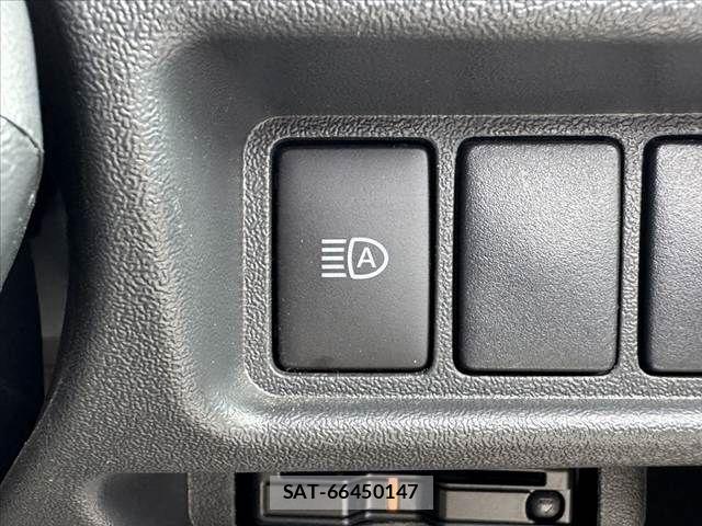 Toyota HIACE VAN 2023-09 8317698-26