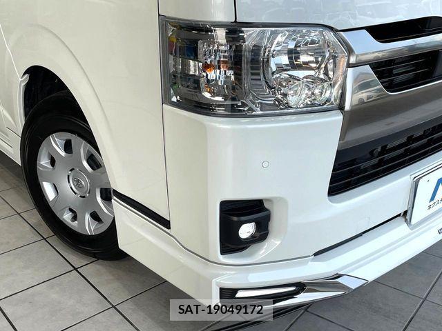 Toyota HIACE VAN 2025-10 8317696-11