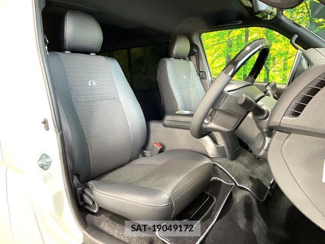 Toyota HIACE VAN 2025-10 8317696-7