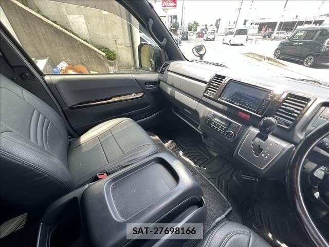 Toyota HIACE VAN 2023-09 8317703-19