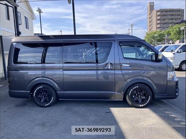 Toyota HIACE VAN 2021-04 8317702-12