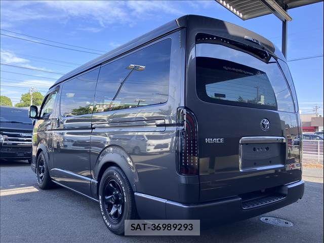 Toyota HIACE VAN 2021-04 8317702-15