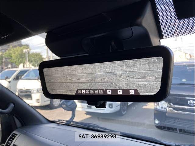 Toyota HIACE VAN 2021-04 8317702-17