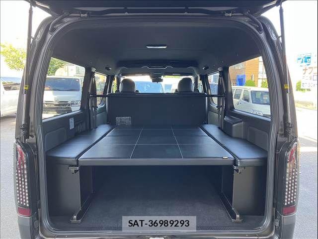 Toyota HIACE VAN 2021-04 8317702-18