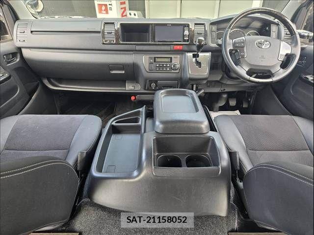 Toyota HIACE VAN 2018-02 8317707-3