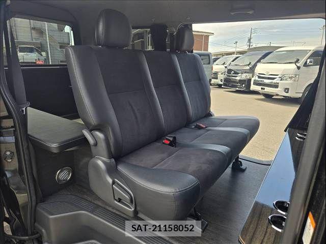 Toyota HIACE VAN 2018-02 8317707-7