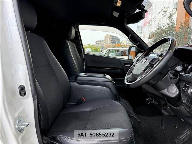 Toyota HIACE VAN 2021-08 8317706-15