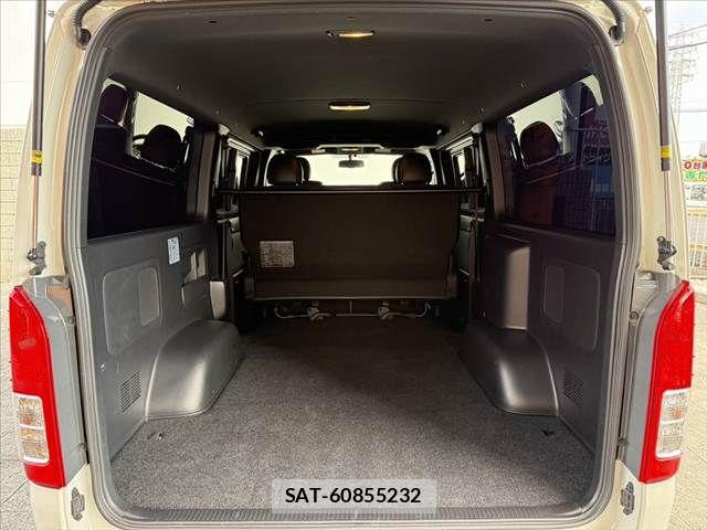 Toyota HIACE VAN 2021-08 8317706-19