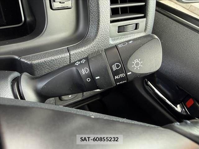 Toyota HIACE VAN 2021-08 8317706-25