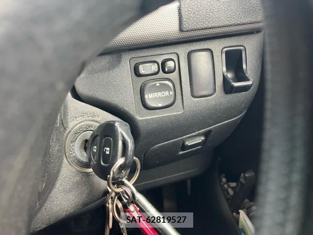 Toyota HIACE VAN 2005-09 8317716-13