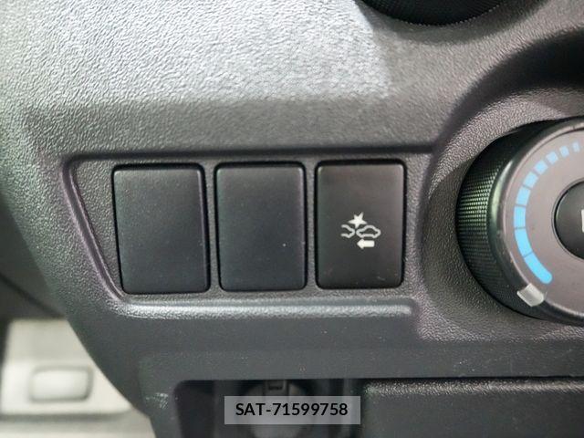 Toyota HIACE VAN 2019-07 8317712-12