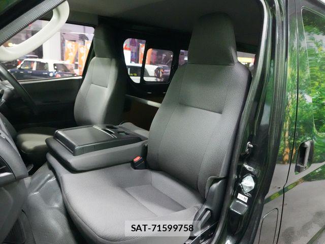 Toyota HIACE VAN 2019-07 8317712-24