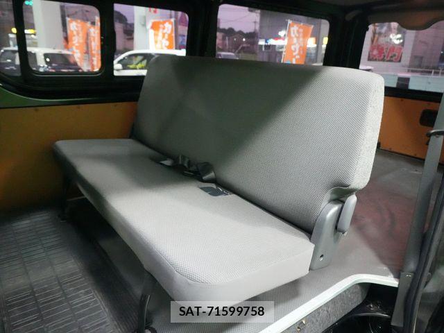 Toyota HIACE VAN 2019-07 8317712-26