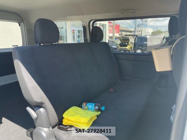 Toyota HIACE VAN 2021-04 8338240-12