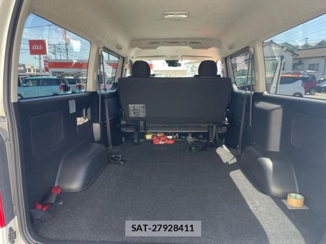 Toyota HIACE VAN 2021-04 8338240-15