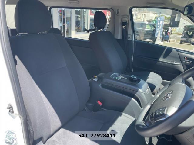 Toyota HIACE VAN 2021-04 8338240-7