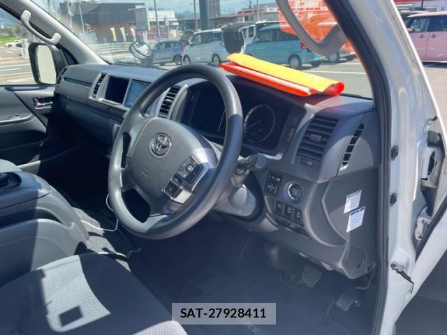 Toyota HIACE VAN 2021-04 8338240-8