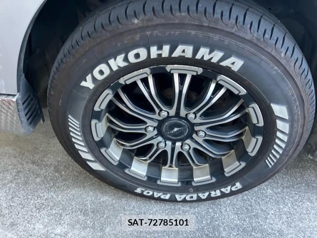 Toyota HIACE VAN 2007-01 8338257-11