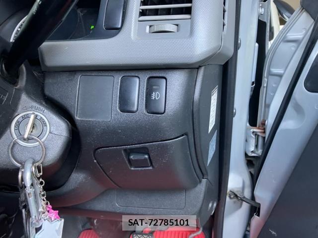 Toyota HIACE VAN 2007-01 8338257-15