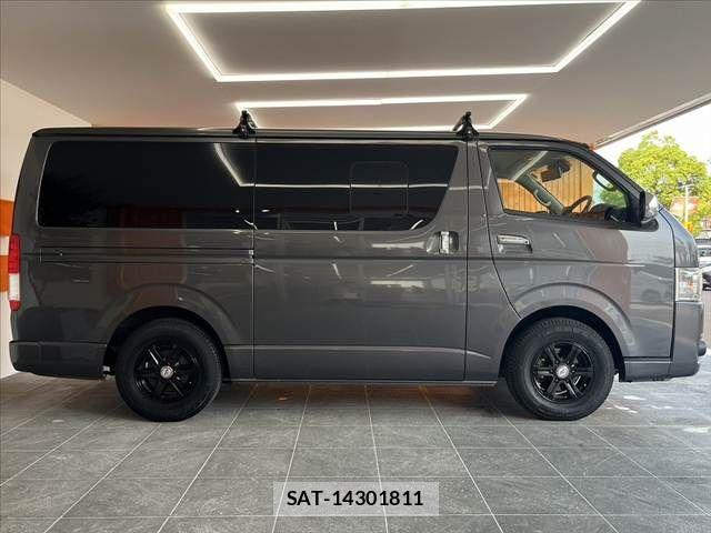 Toyota HIACE VAN 2018-03 8338247-11