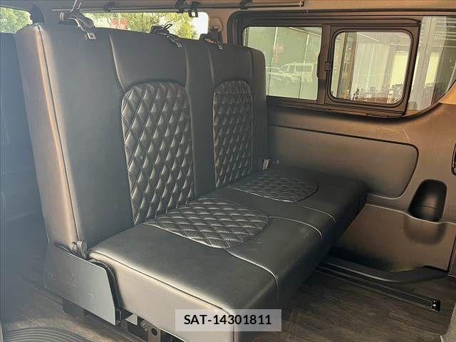 Toyota HIACE VAN 2018-03 8338247-17