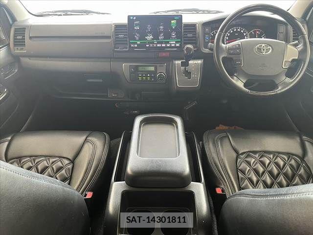 Toyota HIACE VAN 2018-03 8338247-1