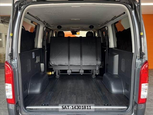 Toyota HIACE VAN 2018-03 8338247-21