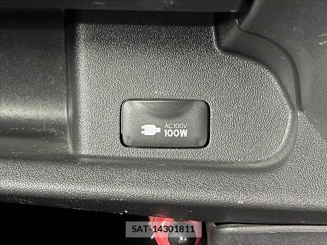 Toyota HIACE VAN 2018-03 8338247-24