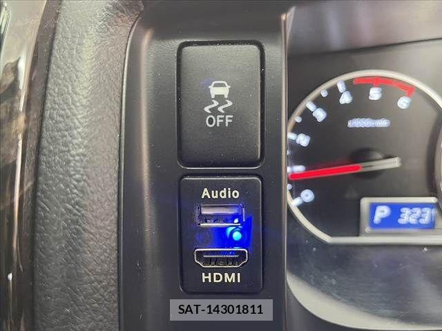 Toyota HIACE VAN 2018-03 8338247-25