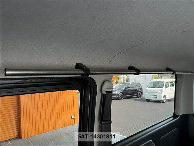 Toyota HIACE VAN 2018-03 8338247-29