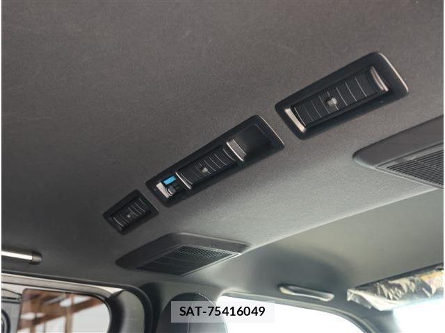 Toyota HIACE VAN 2023-11 8338241-12